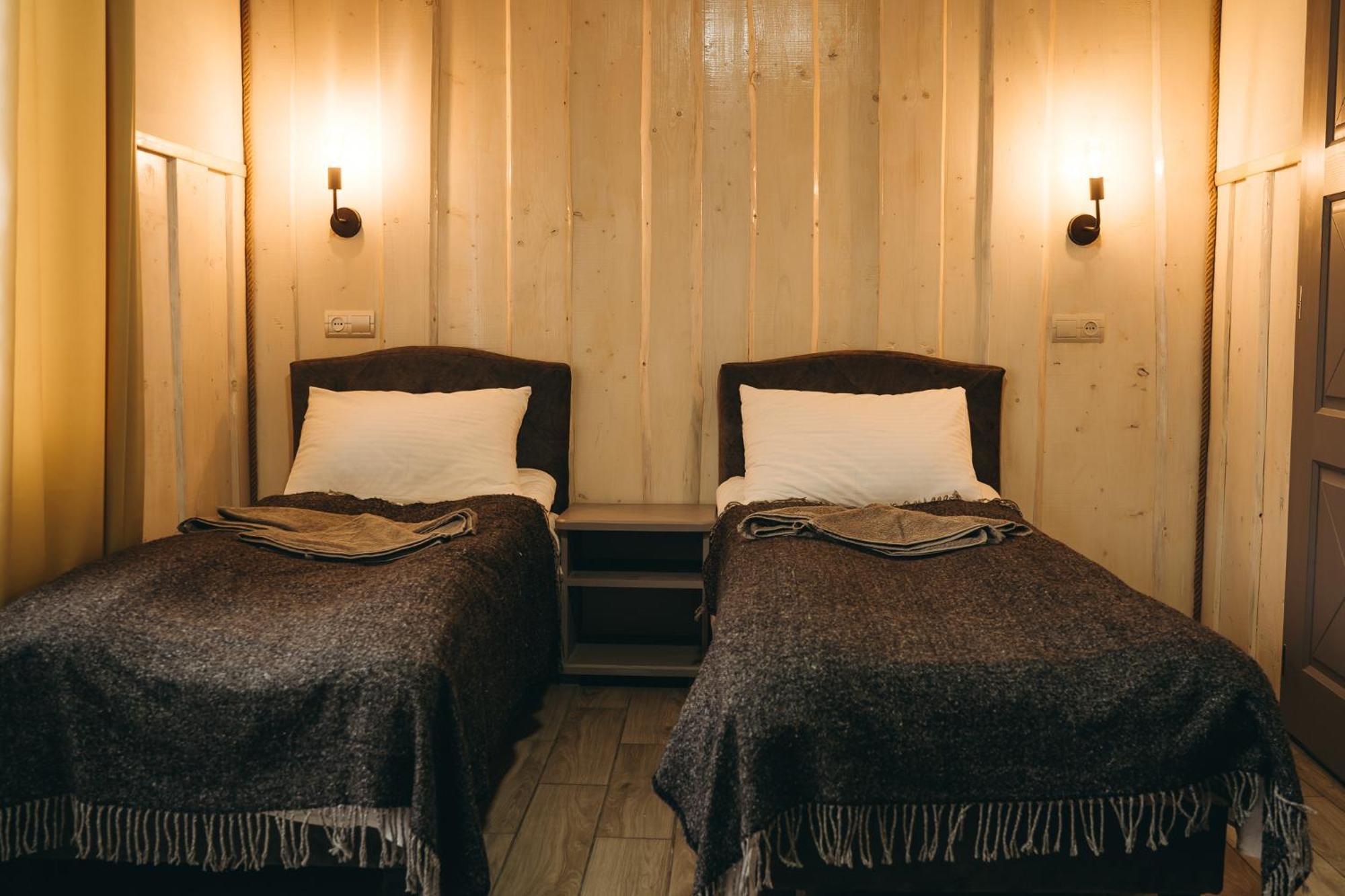 Sv Hotel&Camp Лазещина Екстериор снимка