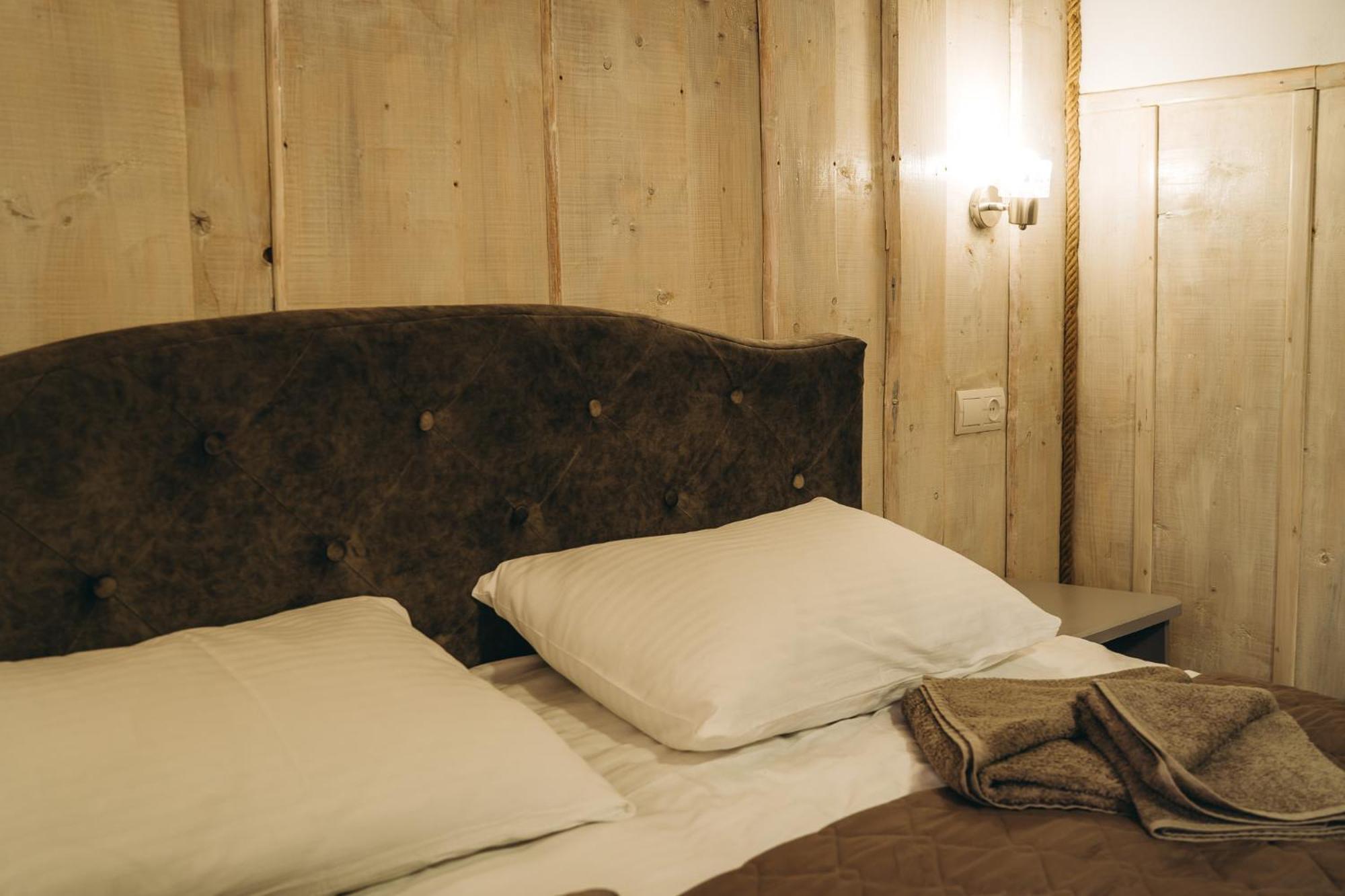 Sv Hotel&Camp Лазещина Екстериор снимка